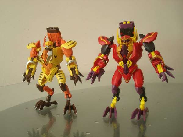 Out Of Package Images Of Transformers Beast Hunters Wave 4 Vertebreak Image  (8 of 13)